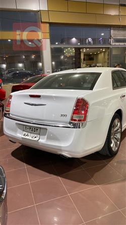 کرایسلەر 300